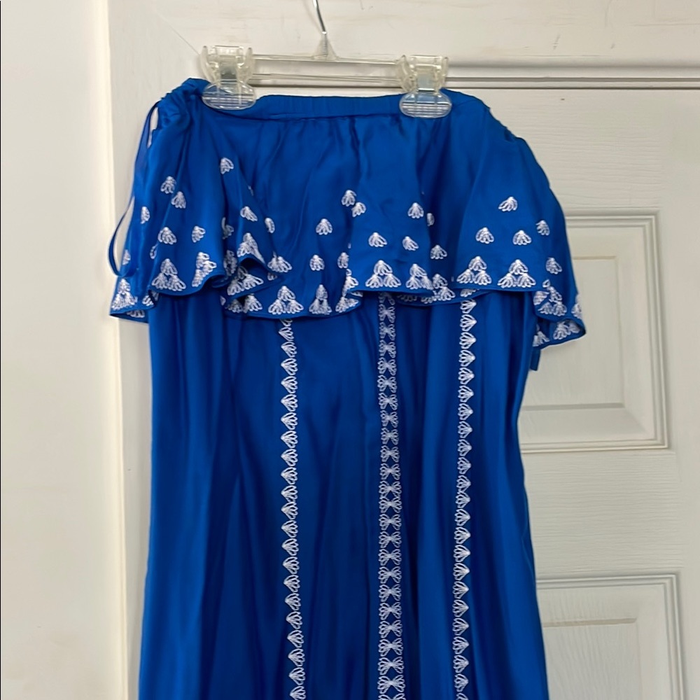 Vineyard Vines Blue Dress with White Embroidery